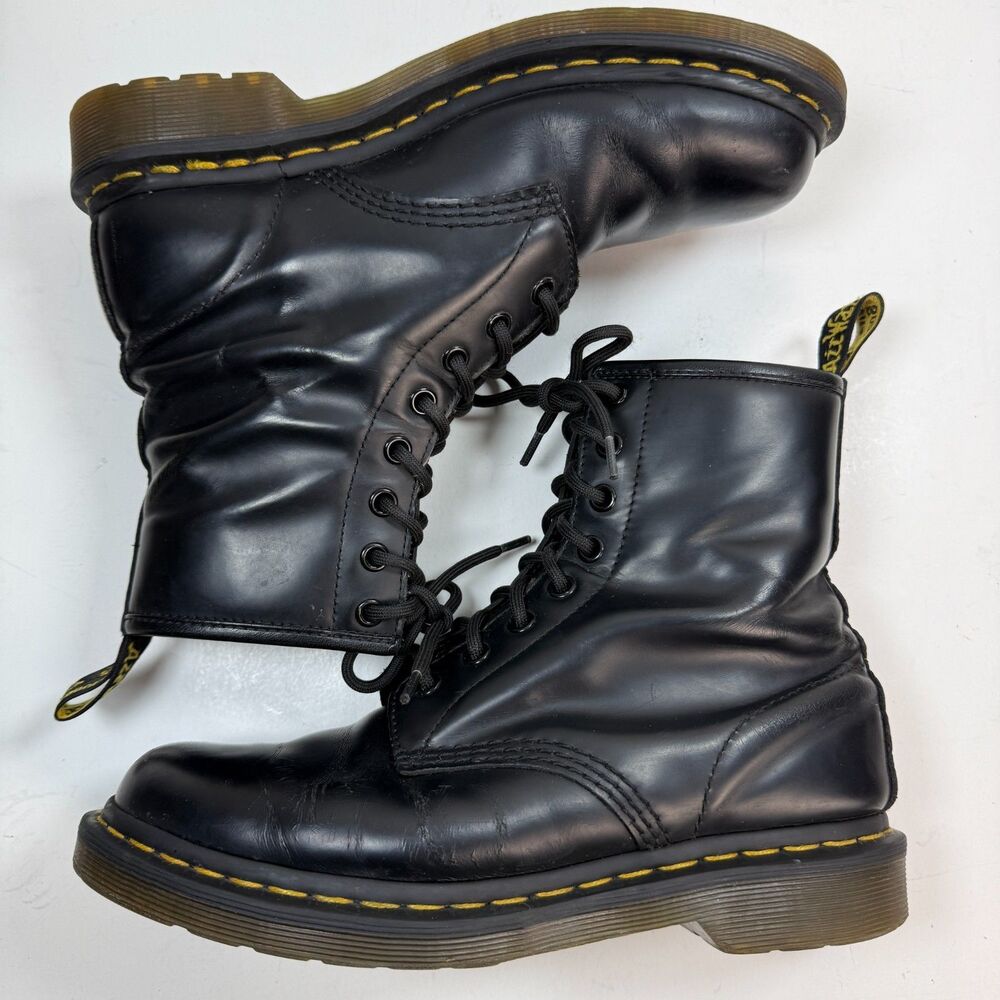 Dr. Martens 1460 11822 Black Smooth Leather 8-Eye Boots Womens Size 8 Airwair